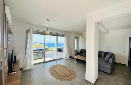Agios Stefanos Apartment | Seaview & Jacuzzi Villa Sea View