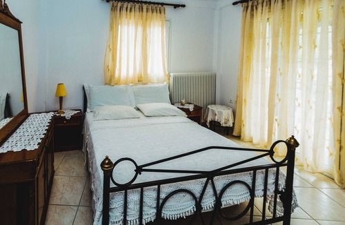 Diava Apartment | Secluded Villa With Fireplace Minutes To Meteora