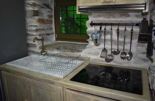 Kea House | Secret isolated stone house in Kea 2' away from the beach