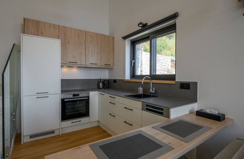 Lefktron Hotel | SELINI Penthouse Suite, Mani Suites
