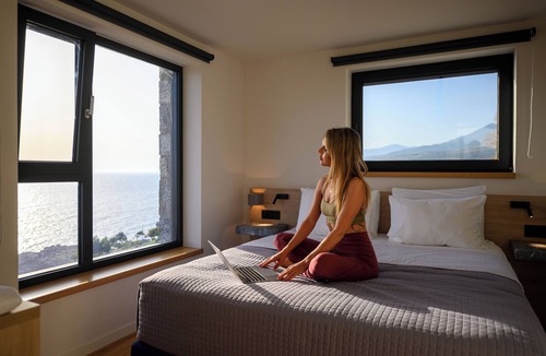 Lefktron Hotel | SELINI Penthouse Suite, Mani Suites
