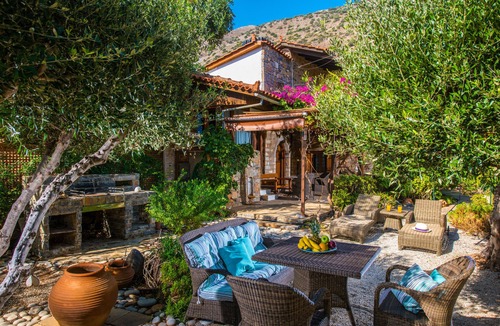 Elounda Villa | Serenity Estate - 2 bedroom villa walking distance to the beach