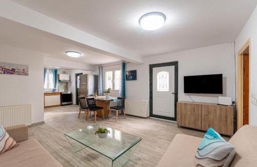 Gaios House | Serenity Paxos
