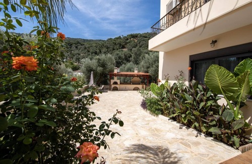 Kantanos-Selino Villa | Serenity River Villa︱a secluded paradise with pool
