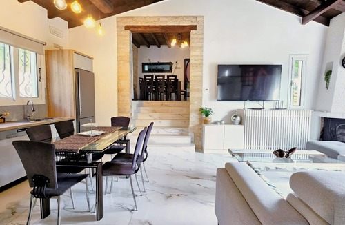 Benitses Villa | Serenity Villa Retreat in Corfu close to Resort