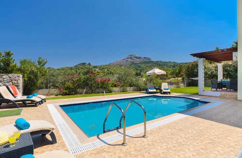Archangelos Villa | Seven Springs Apollon Villa