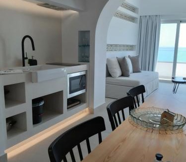 Khora Sfakion Apartment | Sfakia Seaside luxury Suites