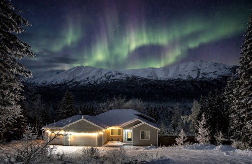 Eagle River House | Shiloh and Harmony - A Modern Oasis on 1.3 Acres with Stunning Unobstructed Mountain Views