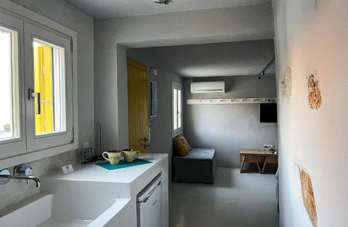 Vathi Apartment | SifnosLiving - Love