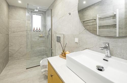 Kalamata Apartment | Singer Suite Kalamata , Close to Center & Easy Street Parking