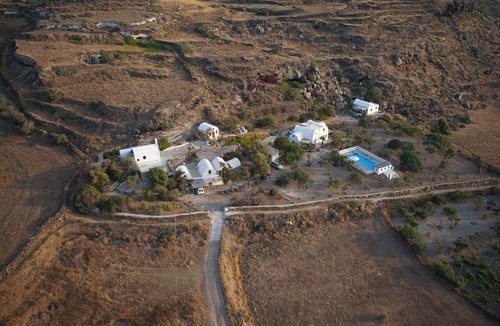 Kamari Cottage | SiskosPlace Petros Cottage, Oia Santorini
