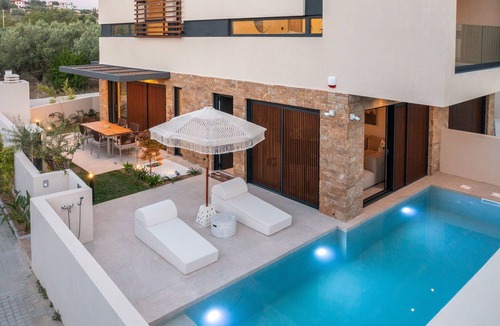 Nikita Villa | SithoniaRS Luxury Three Floors Villa With Private Pool & Garden