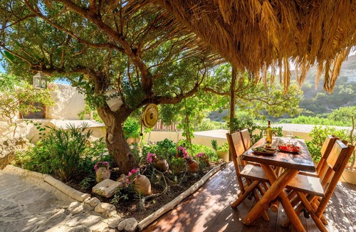 Aspros Potamos Cottage | "Skinos" 300 years old cottage "Natura cottages"