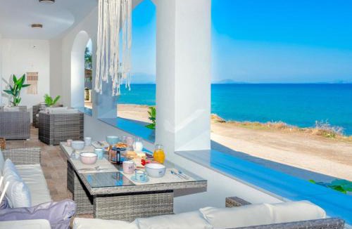 Skaleta Villa | Sky Beachfront Villa with private pool