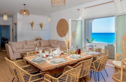 Skaleta Villa | Sky Beachfront Villa with private pool