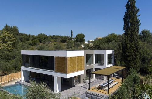 Potamos Villa | Smart, Luxury Villa with Jacuzzi, private pool, garden for relaxing getaway close to Corfu Town