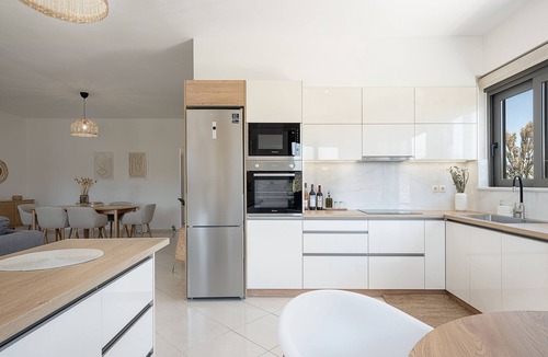 Gerani Apartment | Sol Luxury Apartment: 3BD With a Rooftop Mini-Pool, 150m from the Beach