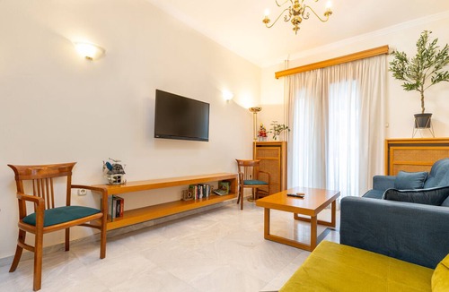 Old Town Apartment | Soul of Sun - Spacious Luxury 90sqm Apt, 2 Baths, Center, Parking Available 900m