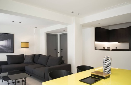 Glyfada Apartment | South42