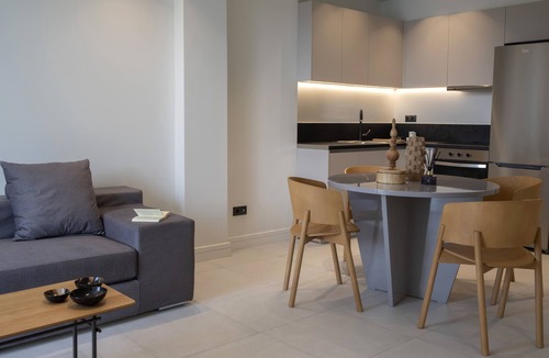 Glyfada Apartment | South42