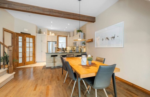 Mont-Tremblant Villa | Spacious 3-Story Golfside Townhouse with Pool Access – Aiglon 1614