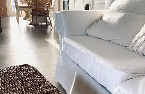 Dassia Apartment | Spacious and peaceful place for your vacation, soraude with green gardens