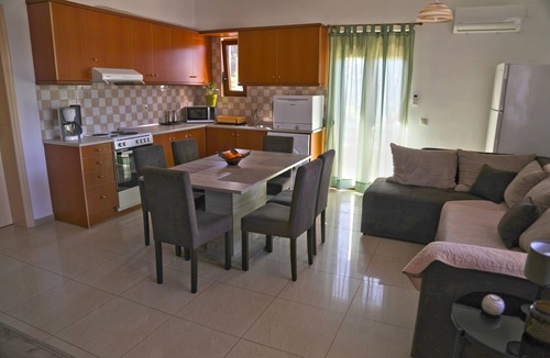 Melidoni Apartment | spacious apartment, Cretan Village, close to the sea, ideal spot to explore Crete