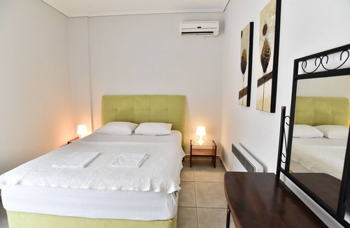 Kavala Apartment | Spacious apartment directly by the sea 2 floors