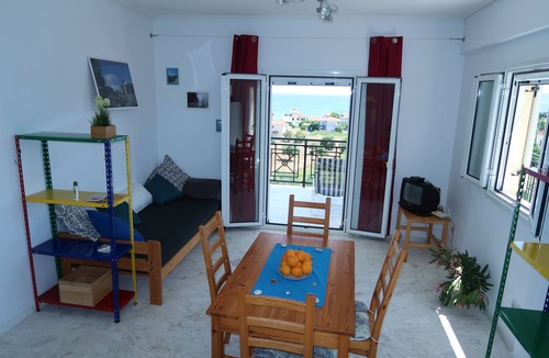 Foinikounta Apartment | Spacious apartment near the beach with a unique view of Finikounda