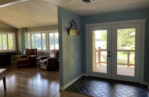 Apple River House | Spacious Apple Canyon Lake home - just minutes from Galena, Illinois