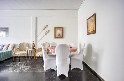 Kinosargous Apartment | Spacious & bright apt near Acropolis