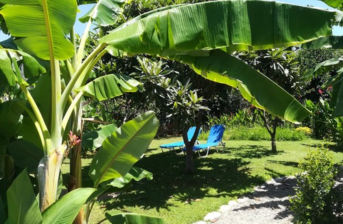 Lefktron Apartment | Spacious, family friendly ground floor apartment with large garden near the sea
