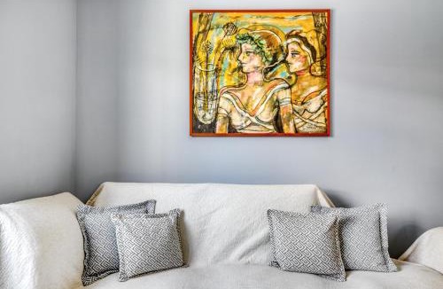 Kolokinthou Apartment | Spacious flat with courtyard in Peristeri!