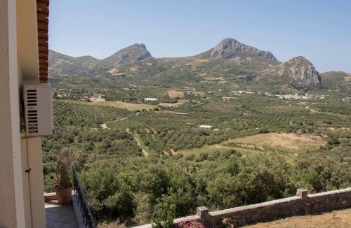 Agios Vasileios Villa | Spacious, modern Villa in Asomatos, Crete, Greece