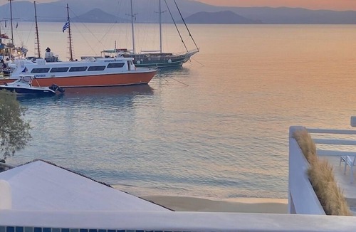 Agia Anna Apartment | Spacious studio, amazing sea view, hot tub facility