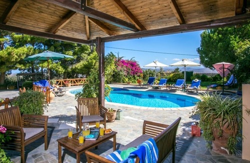 Stamnoi Villa | Spacious Traditional Villa in Beautiful and Quiet Surroundings !