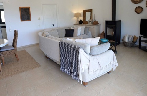 Kato Korakiana Apartment | Spacious villa apartment! Beautiful panoramic views & infinity pool.