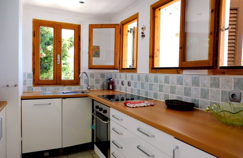 Paxos Villa | Spacious villa in extensive private grounds overlooking Ahai bay near Erimitis