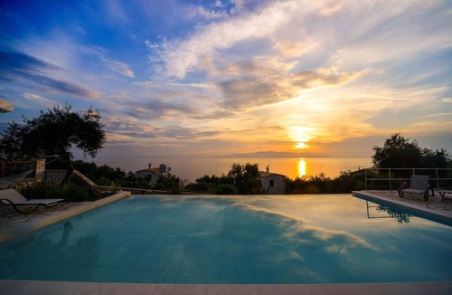 Gaios Villa | Spacious, villa Ionia directly the sea.