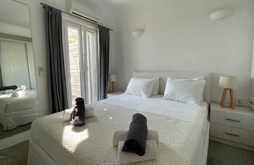 Paradise Villa | Spacious Villa with Private Pool & Shared infinity pool, Sea view, Gym, Pool-bar