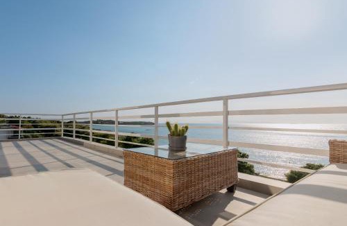 Kavouri Apartment | Spectacular Sea Views, 2Bd Beachfront