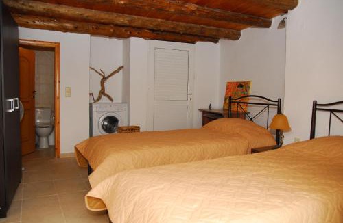 Mirthios House | Spitaki