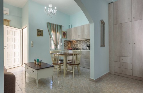 Kalamaki Apartment | Spyros Aptmnts - Studio Ariadni with communal pool