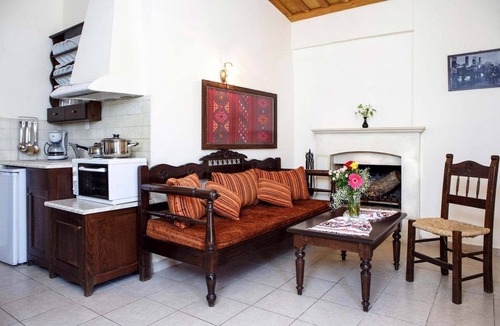Drosia Apartment | Stay for 2 at Aposperitis Drosia