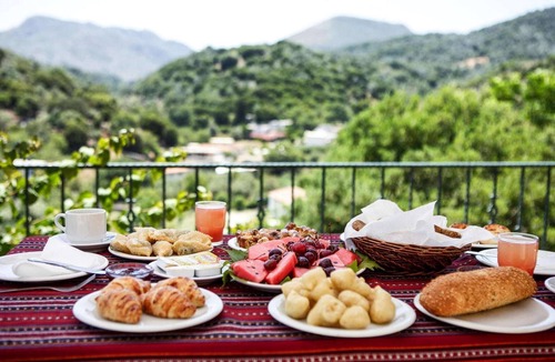 Drosia Apartment | Stay for 2 at Aposperitis Drosia