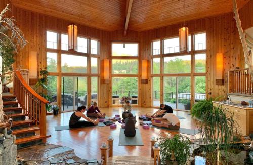 Halibut Cove Resort | Stillpoint Lodge - All-Inclusive