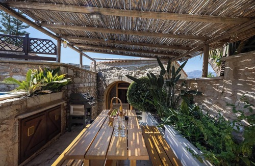 Monopari Villa | Stone-built cottage with private pool, hot tub and spacious garden!