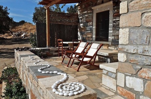 Moutsouna House | Stone-built houses Azalas, very quiet, directly by the beach, with fireplace
