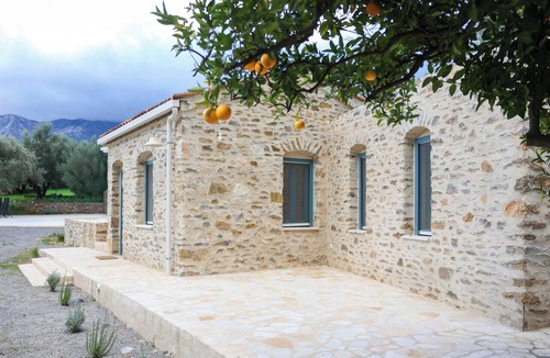 East Mani Villa | Stone House by the Sea · Steps from the Beach