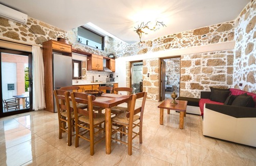 Platanos Villa | Stone Villa-Private pool-5mins to Falasarna Beach